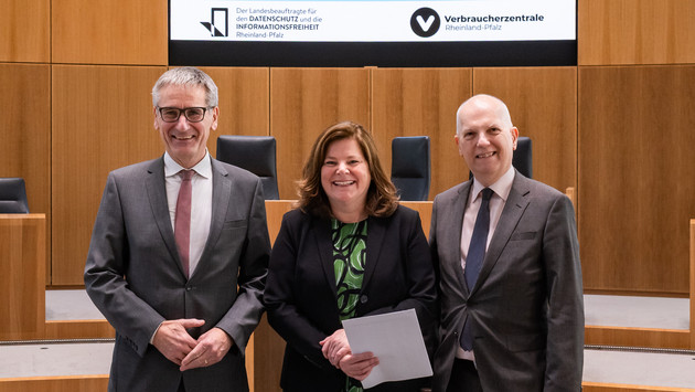 ePA für alle – Daten für alle? Veranstaltung zu den Potenzialen und Risiken der elektronischen Patientenakte mit großer Resonanz ePA für alle – Daten für alle? Veranstaltung zu den Potenzialen und Risiken der elektronischen Patientenakte mit großer Resonanz