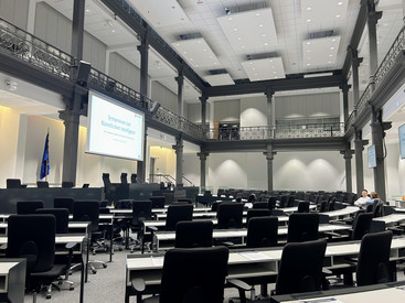 Rechtssichere und vertrauensvolle KI: Über dieses Thema sprechen heute Expert (...)