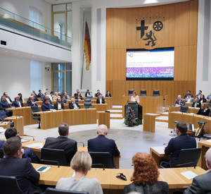 Festakt zu Feier des 50. Jubiläums des Landesdatenschutzgesetzes im Plenarsaal des rheinland-pfälzischen Landtags